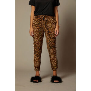 ROYAL PALMS love & legacy

THE OLIVIA SILK JOGGER IN DOLCE VITA ANIMAL PRINT